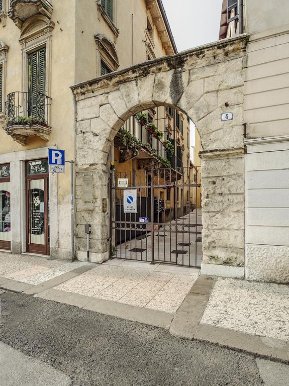 Arena Easy Suites Guesthouse Verona Exterior foto